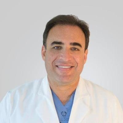 Hair loss specialist and hair transplant surgeon.
Member of the International Society of Hair Restoration Surgeons