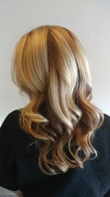Blonde Balayage with low lights creat dimension
