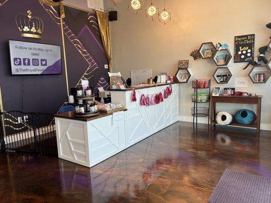 The Royal Paw Grooming & Daycare