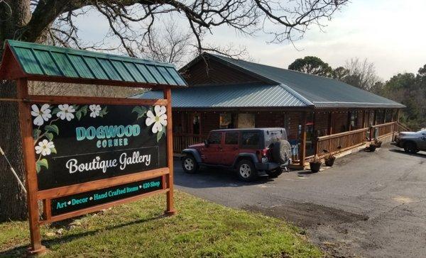 Plenty of free parking at Dogwood Corner