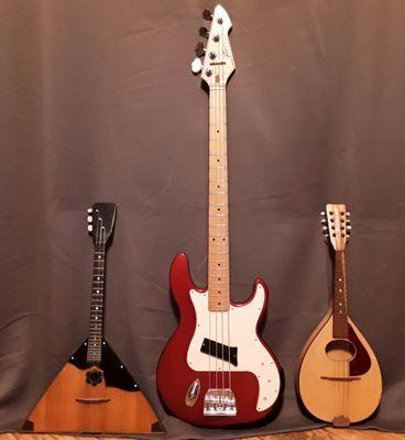 The pictures really don't show how well the string setup is. I'll try to get better pictures up later.