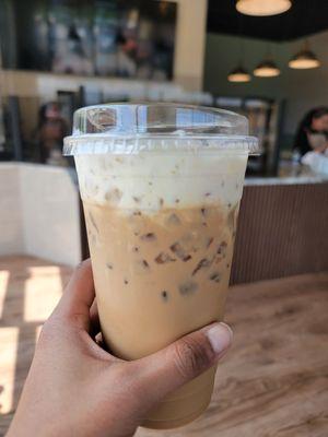 Banana biscoff latte