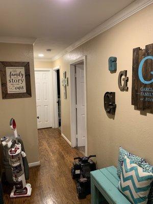 Added fixtures to hallway