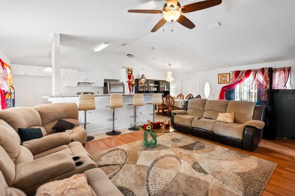 Syed Asim Shah - La Rosa Realty