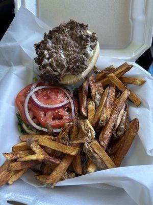 Cheeseburger and fries, looks yummy