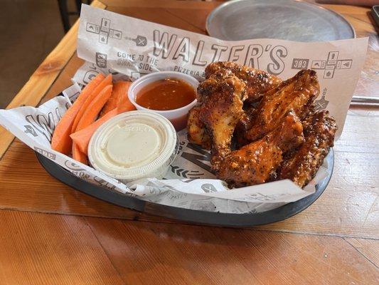 Walter's303 Pizzeria & Publik House Uptown