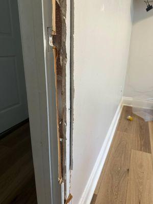 Door casing in bedroom