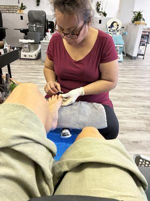 Linda did an excellent job. It's a shame that poor quality nail polish ruined her beautiful work and made me lose my money.