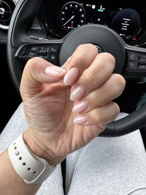 I am get a Japan gel manicure today with Mia. She did a prefect job and give me a nice color with soft pink. Love it