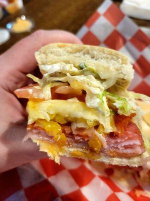 Maka Mia Pizza, Subs & Pub