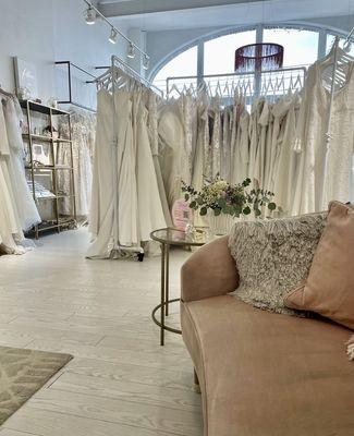 Blanc de Blanc Bridal Boutique