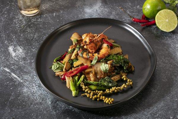 Pad Kee Mao Prawns - (Drunken Noodles with Prawns)