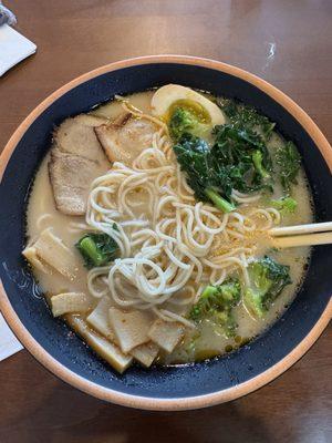 Spicy tonkatsu with pork and vegs