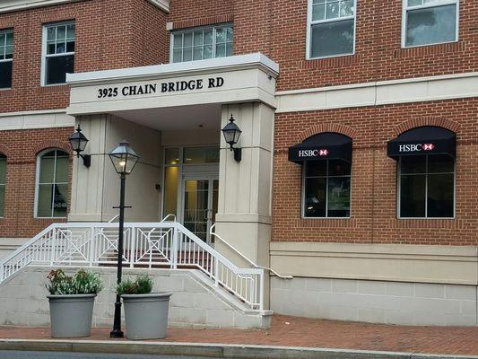 Is a chain bridge a bridge that goes around to everybody like the chain compliments and letters that go around Yelp?