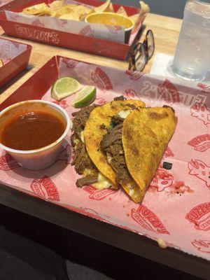 BIRRIA (2 Tacos)