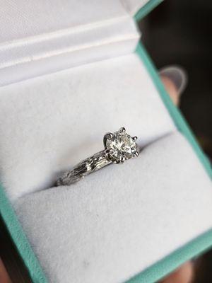 Beautiful branch-like engagement ring!