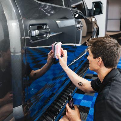 ceramic coatings in phoenix to keep your car looking nicer for longer