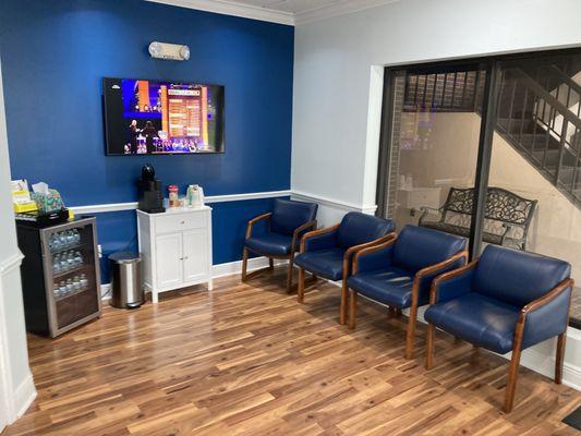 Waiting room, very clean!