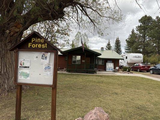 Camperworld-Pineforest Park