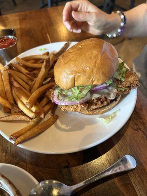 Chicken sandwich, three out of ten.
