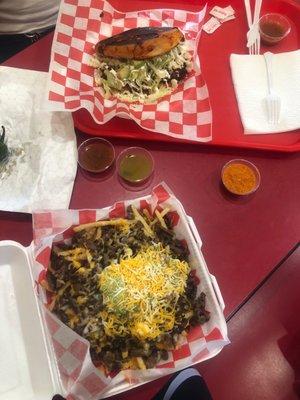 Carne asada fríes and pambazo!!the food super is really delicious. The meat has a very fresh taste and outstanding seasoning.