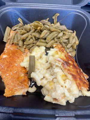Salmon, macaroni and cheese and green beans