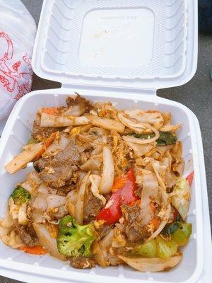 Drunken noodle beef dinner size