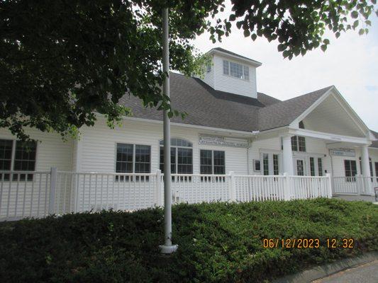 Hadley Park Plaza main entrance.