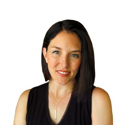 Julia Krusac - RE/MAX Town & Country