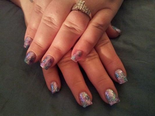 She did blue, white and purple glitter and clay circles