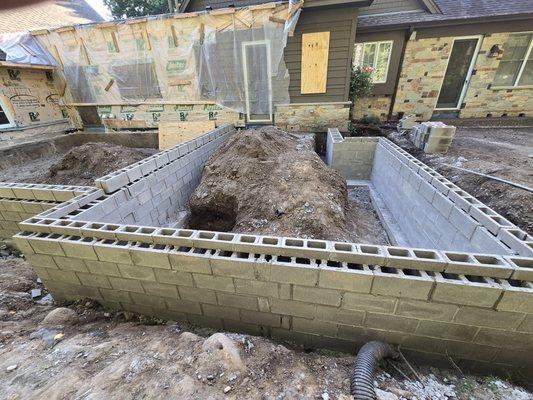 Lowe's Concrete & Landscaping