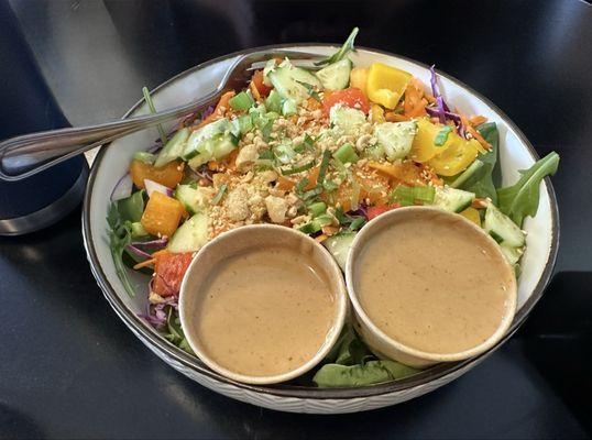 Thai Bowl with peanut sauce 5