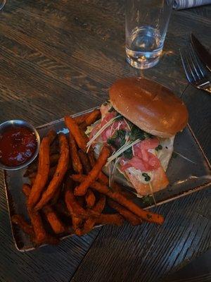 Smuggler Union Restaurant & Brewery