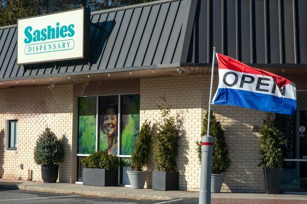 Sashies storefront.