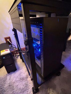 Broader view of my gorgeous computer.