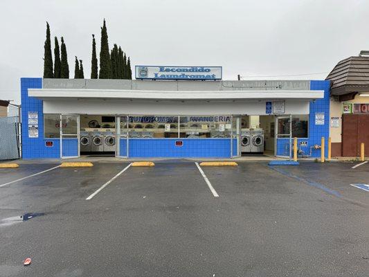 Escondido Laundromat