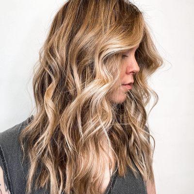 Lived in honey balayage by Amber.