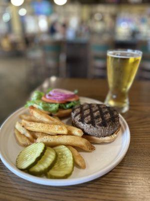 *Tee Burger 8 oz fresh beef patty, American cheese, lettuce,
tomato and onion on Brioche bun served with
fries