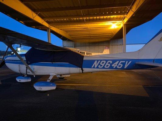 Knoxville Downtown Island Airport (DKX)