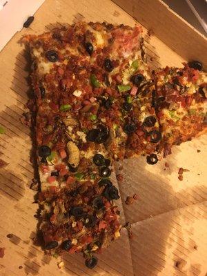 14 inch deluxe . Didn't remember to take a pic until it was half eaten