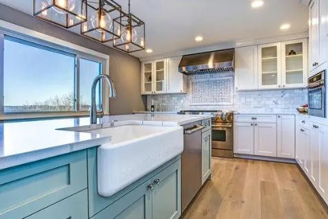 International Style Construction