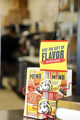 Choose from 8 mouthwatering crust flavors: Butter, Butter Cheese, Asiago Cheese, Ranch, Onion, Cajun, Sesame and Garlic Herb