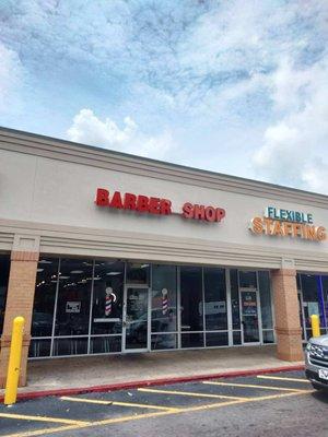Conveniently located near airport Walmart Kroger's