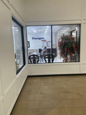 Man cleaning a whole hour before I called and made sure I could come.