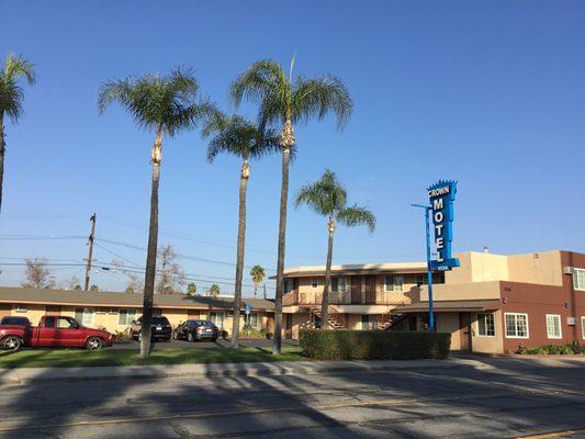 Crown Motel