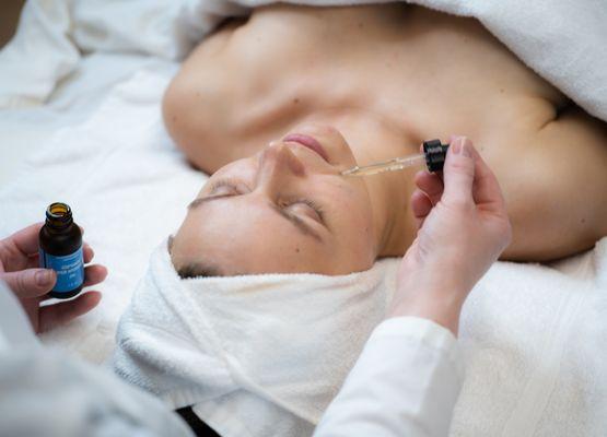 Client getting a chemical peel