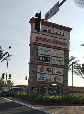 Diamond Hills Plaza
