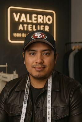 Confección y arreglos a tu medida, porque cada detalle cuenta."