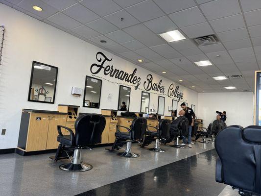 Fernandez Barber College