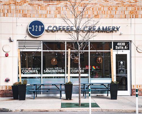 -320° Coffee & Creamery